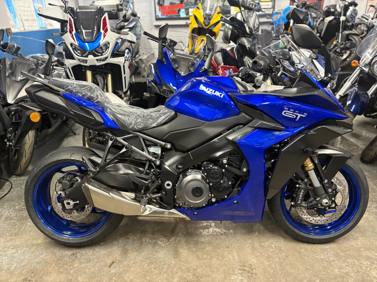 2026 SUZUKI GSX-S GT1000. - Image 1