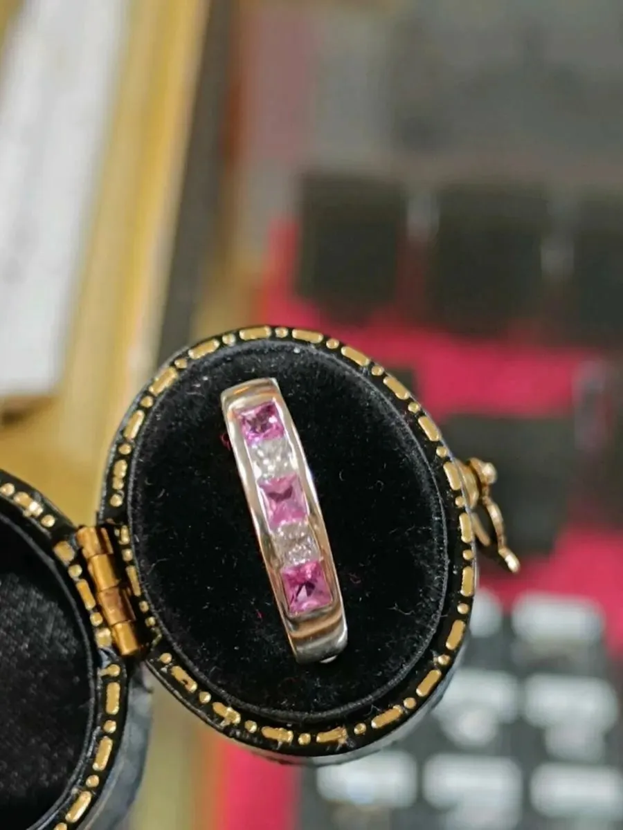 Pink Sapphire & Diamond, 18k White Gold Ring - Image 1