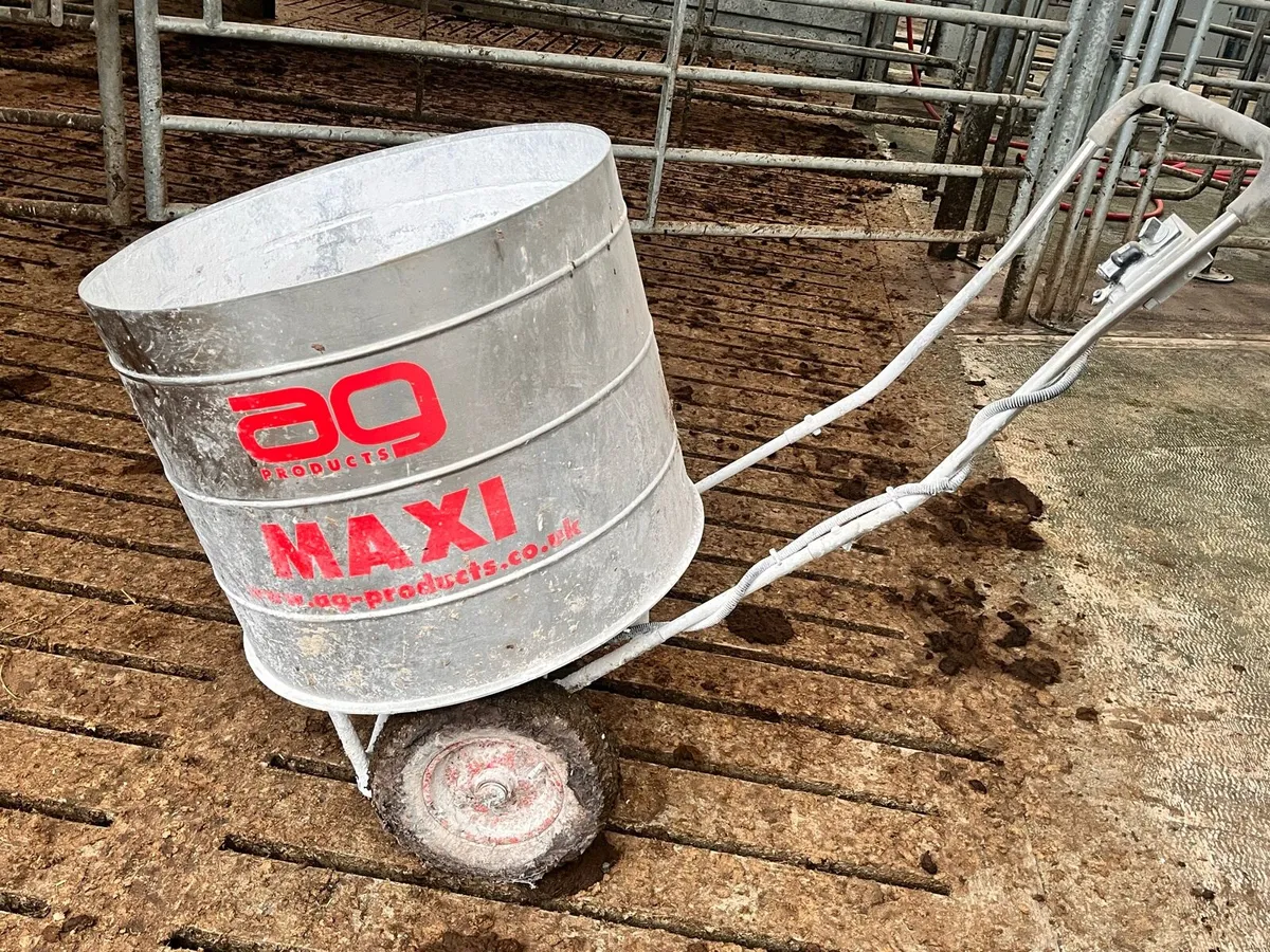 Lime or Sawdust dispenser - Image 1