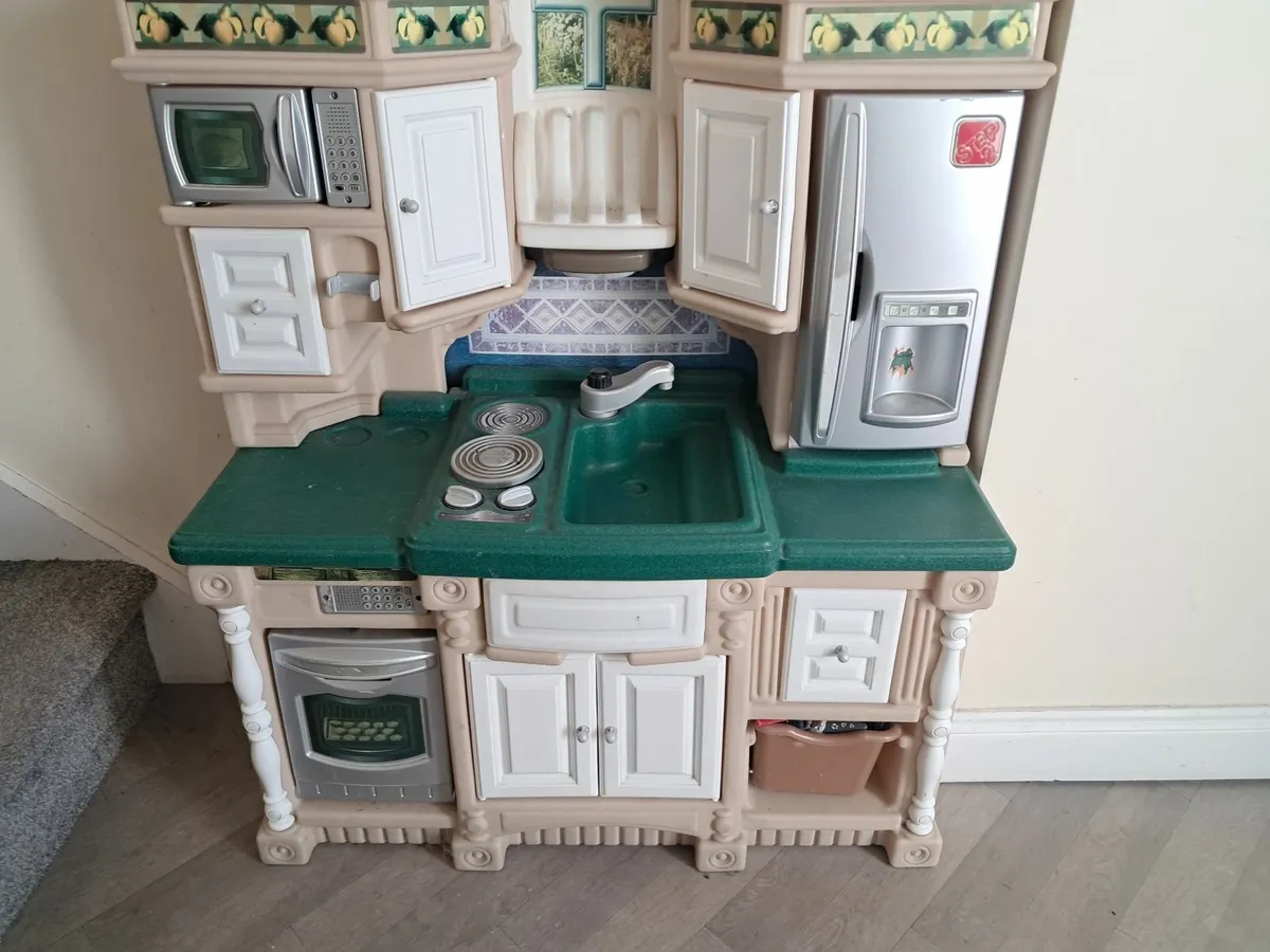 Play kitchen - Image 1
