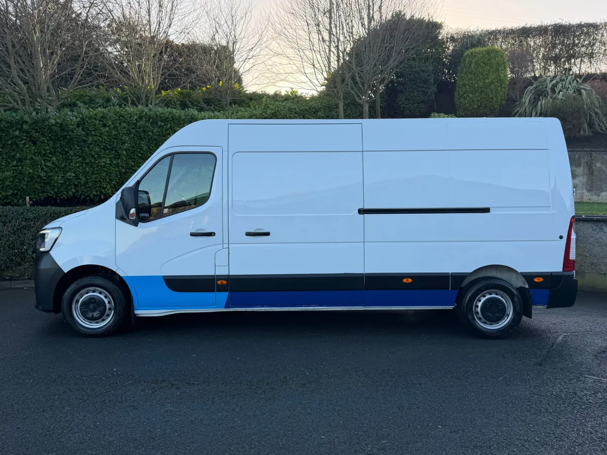Renault Master 2023 - Image 2