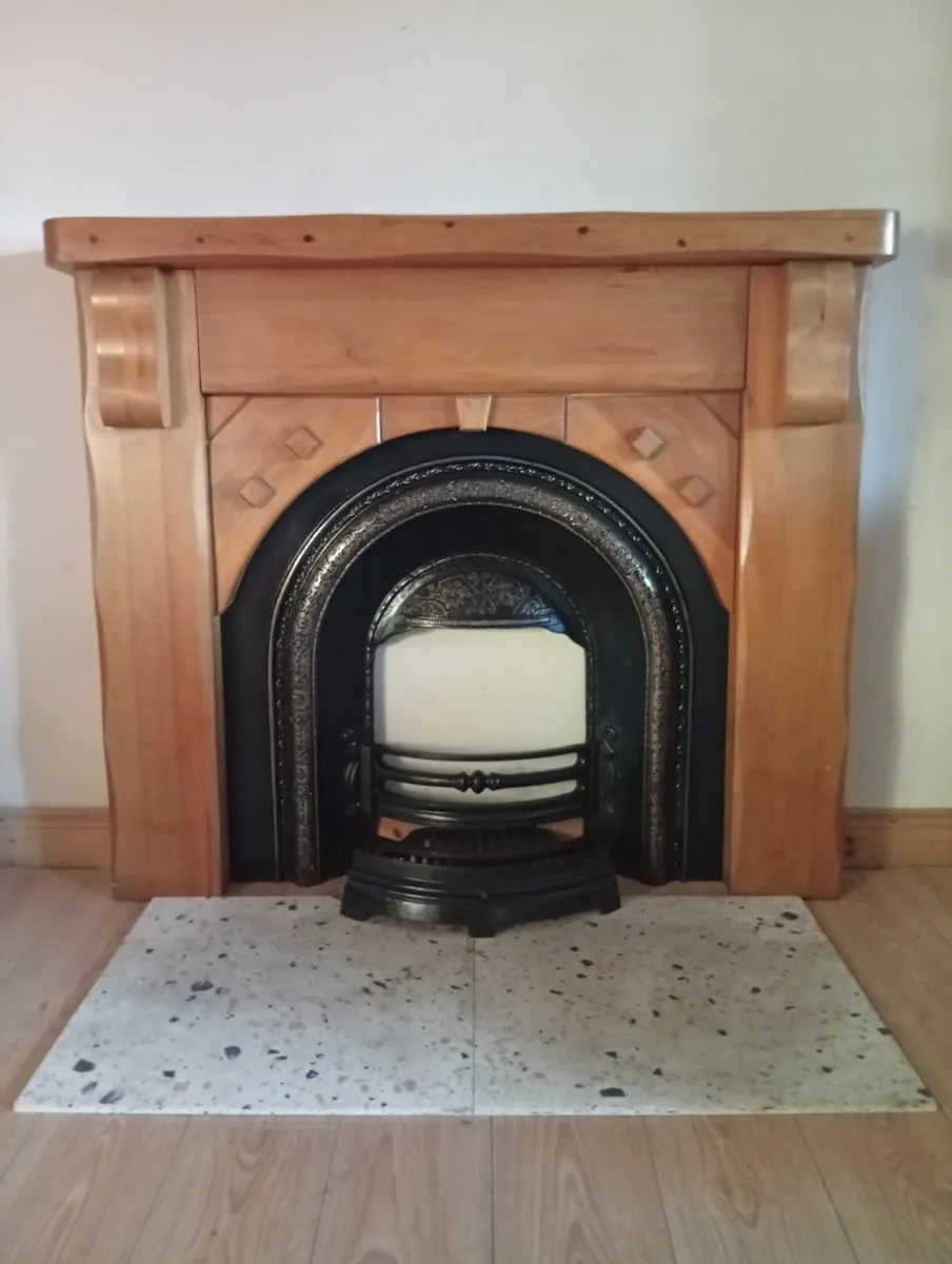 Solid Modern Fireplace Surround+insert - Image 1