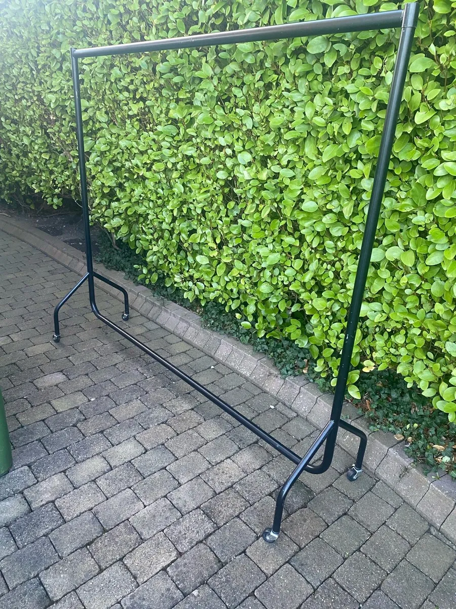 6ft Commercial Grade Clothes Rail. - Image 1