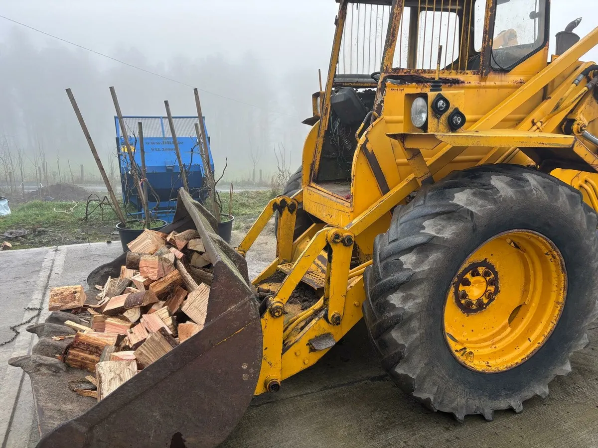 1987 Loader and tractor topper - Image 3