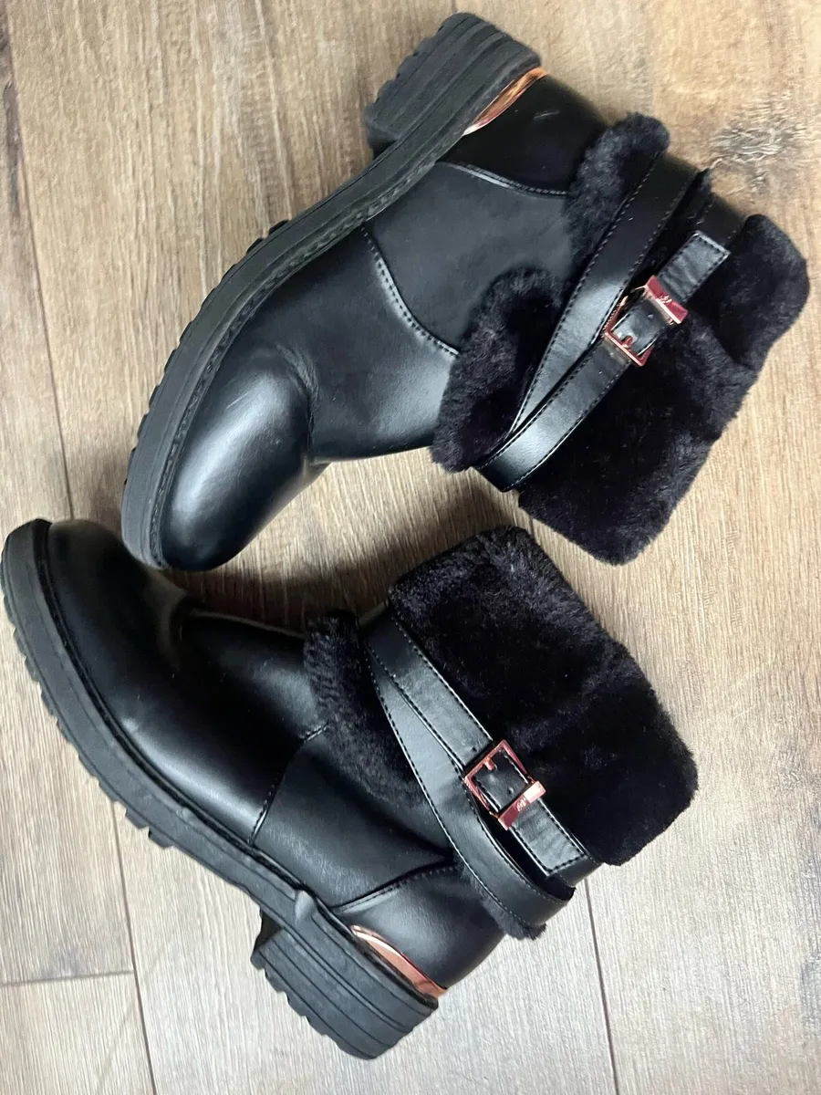 In perfect condition boots for girl - Image 2