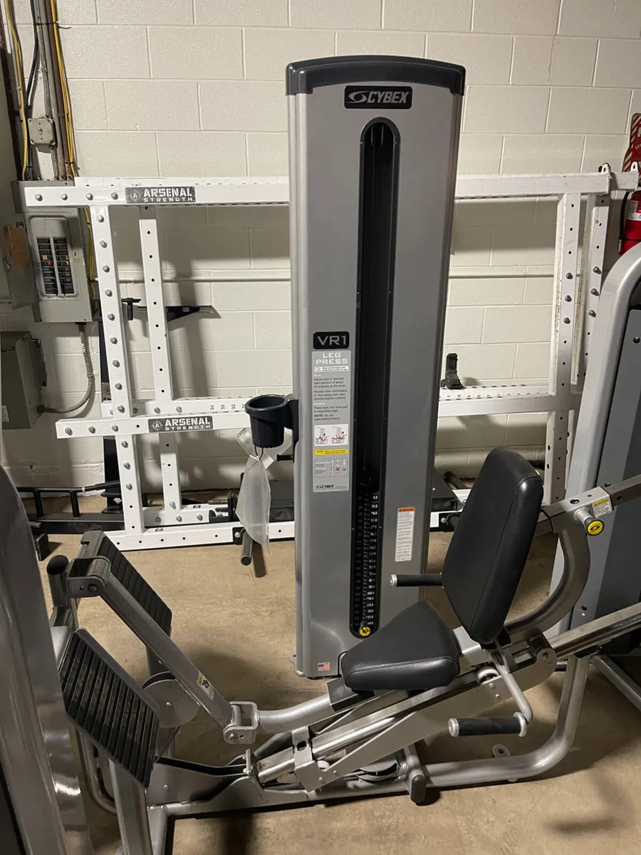 Cybex VR1 leg press. 200kg stack