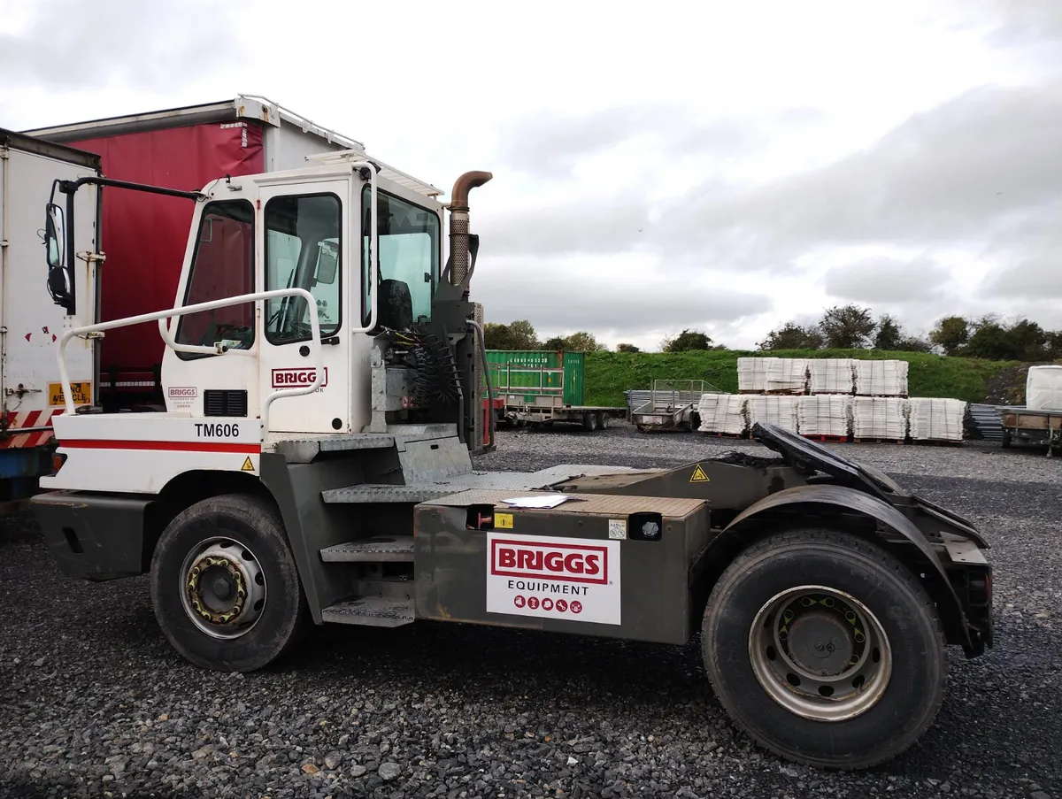 [01] 2017 Terberg YT222 Shunter - Image 1