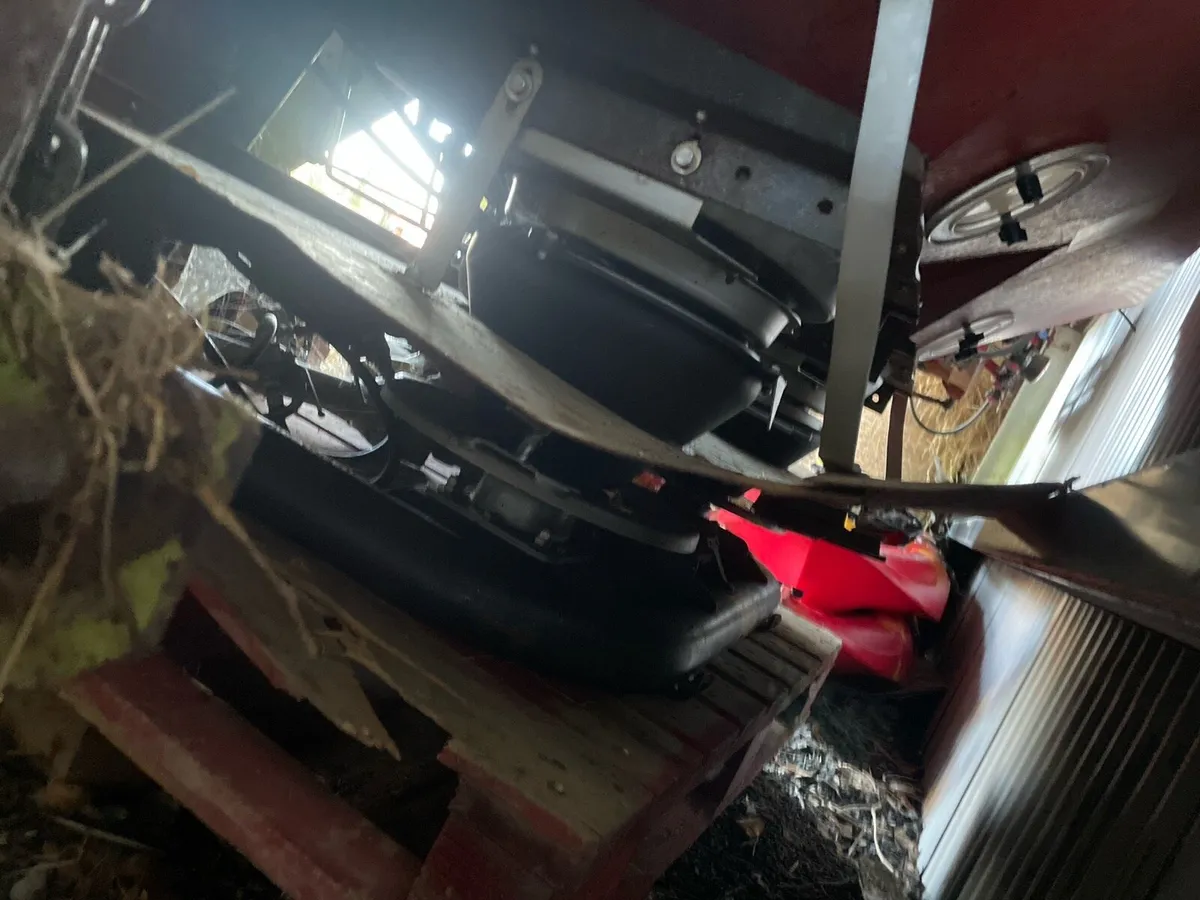 1.5 fertiliser spreader - Image 3