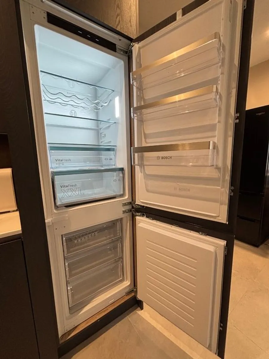 BOSCH integrated fridge freezer - Image 1