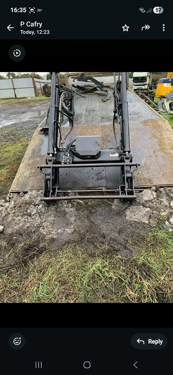 Loaders and brackets - Image 2