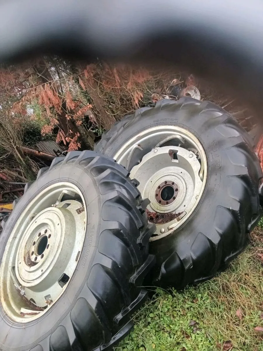 Wheels/quick attach - Image 1