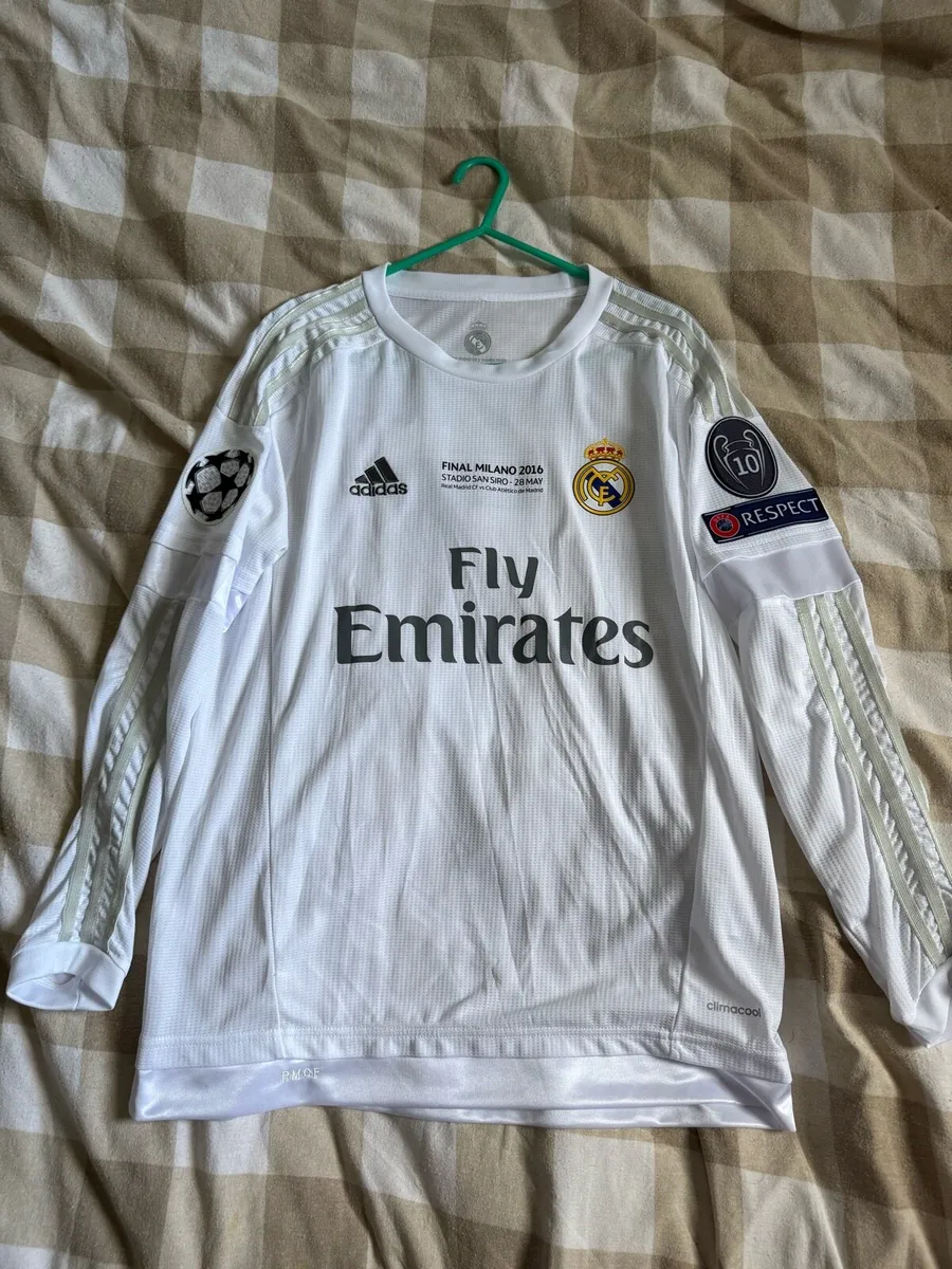 Rea Madrid 2015/16 home Ronaldo jersey - Image 1