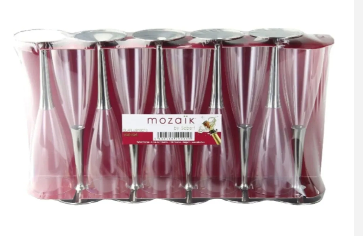 Plastic champagne flutes - Image 1