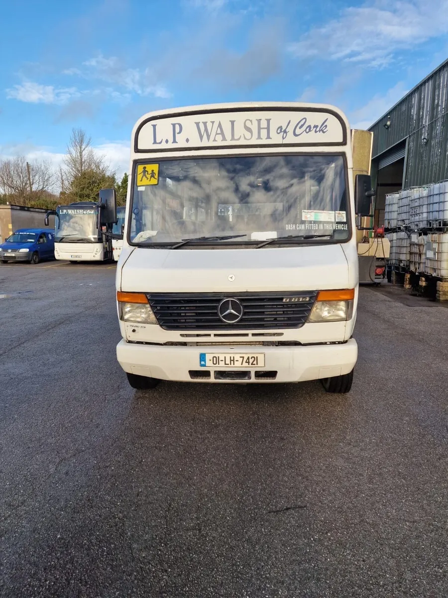 Mercedes 814 - Image 1