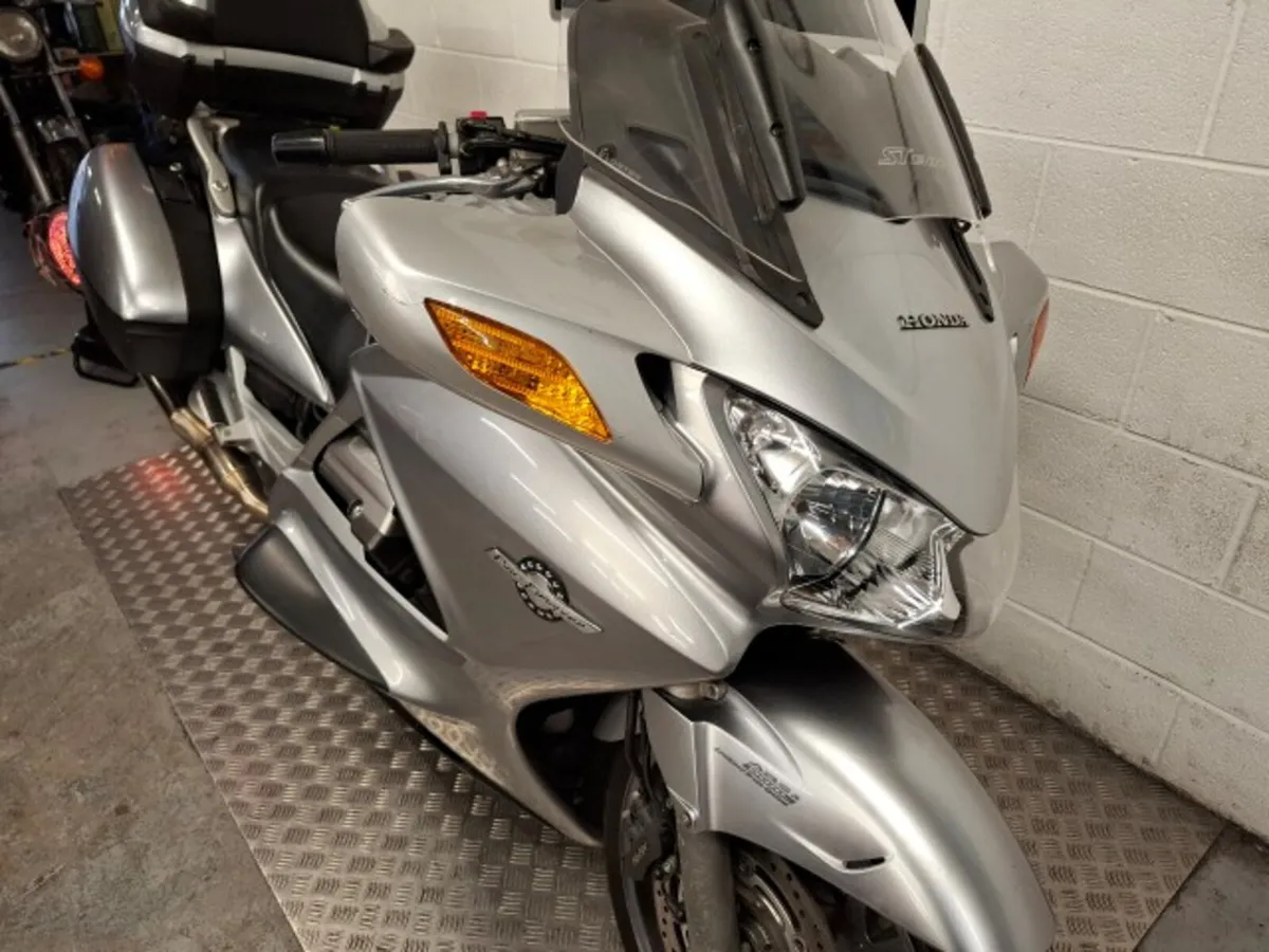 Honda Pan European ST1300 2005 - Image 2