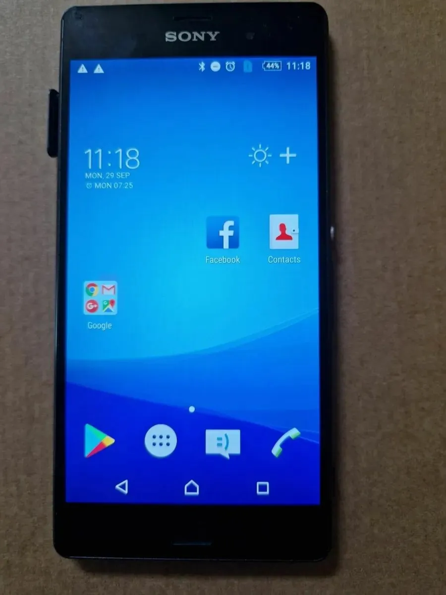 Sony Xperia, Model D6603, 16GB - Image 1