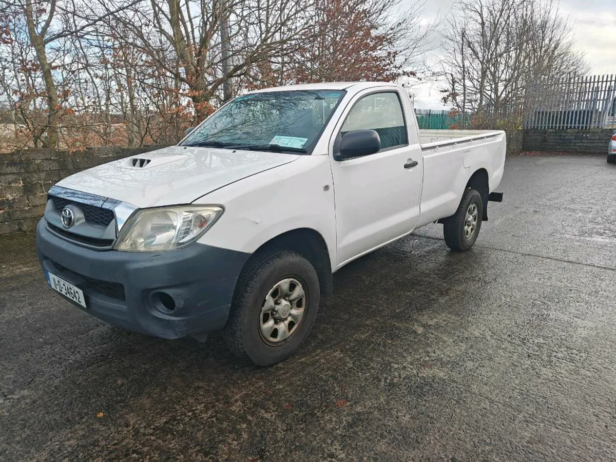 Toyota Hilux - Image 1