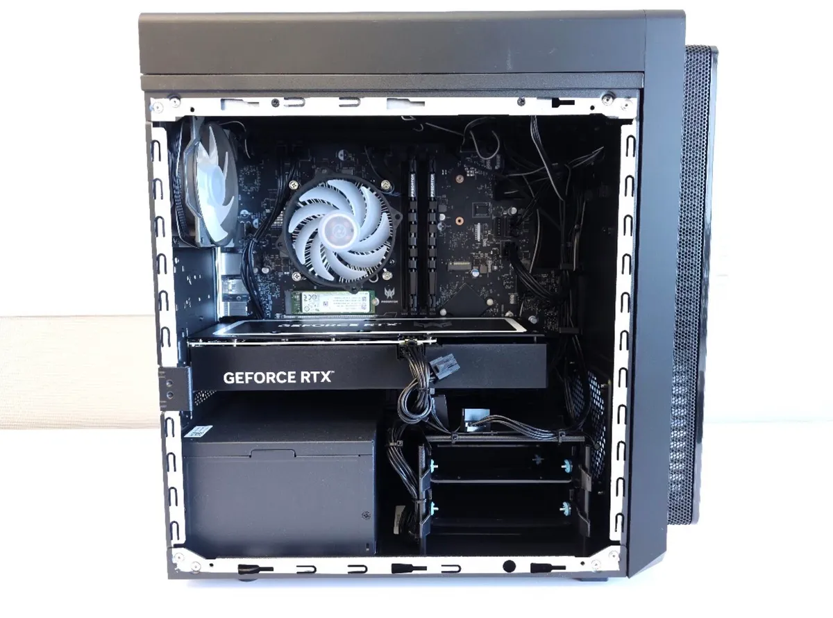 Acer predator Orion 3000 gaming PC - Image 1