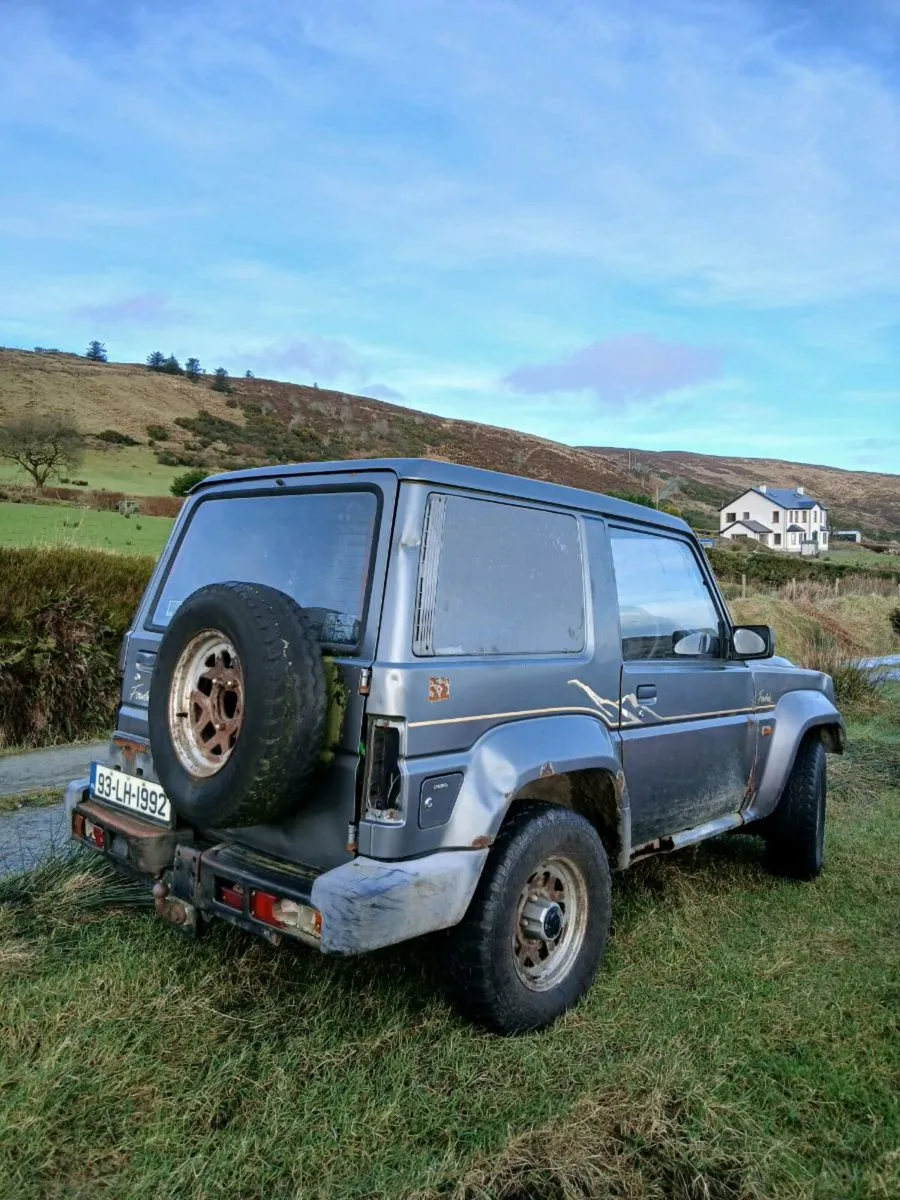 1993 daihatsu fourtrak 2.8 for breaking - Image 1