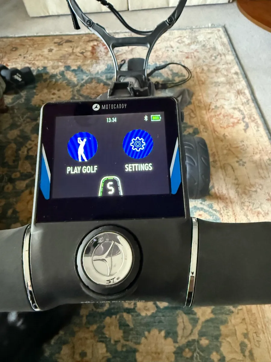 Motocaddy 5GPS Golf Trolley - Image 2