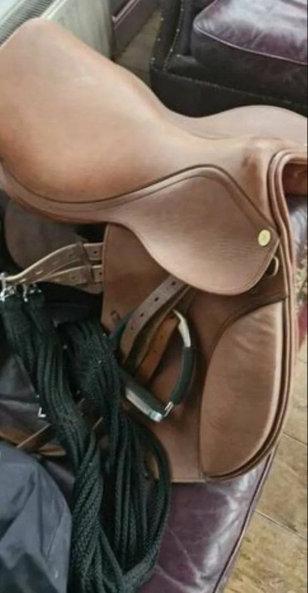 Horse riding saddle - Image 1