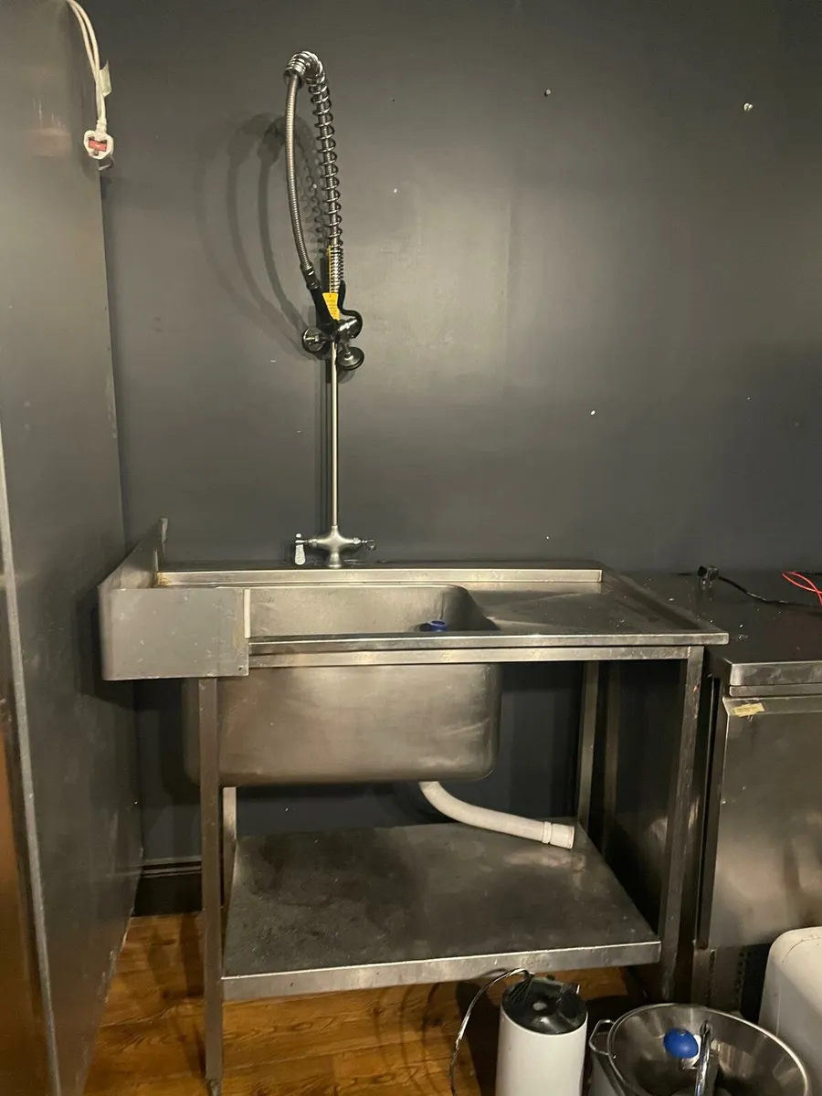 Full restaurant kitchen. Only 3 years old - Image 4