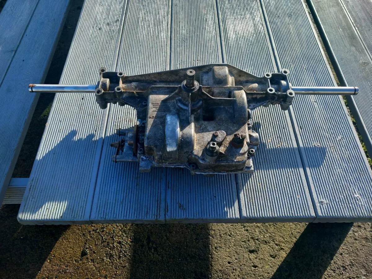 Castlegarden spicer Dana manual gearbox for sale - Image 1