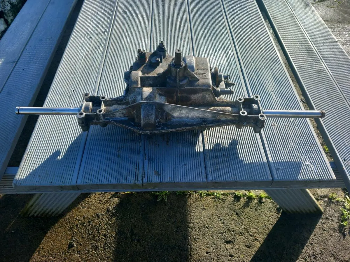 Castlegarden spicer Dana manual gearbox for sale - Image 3