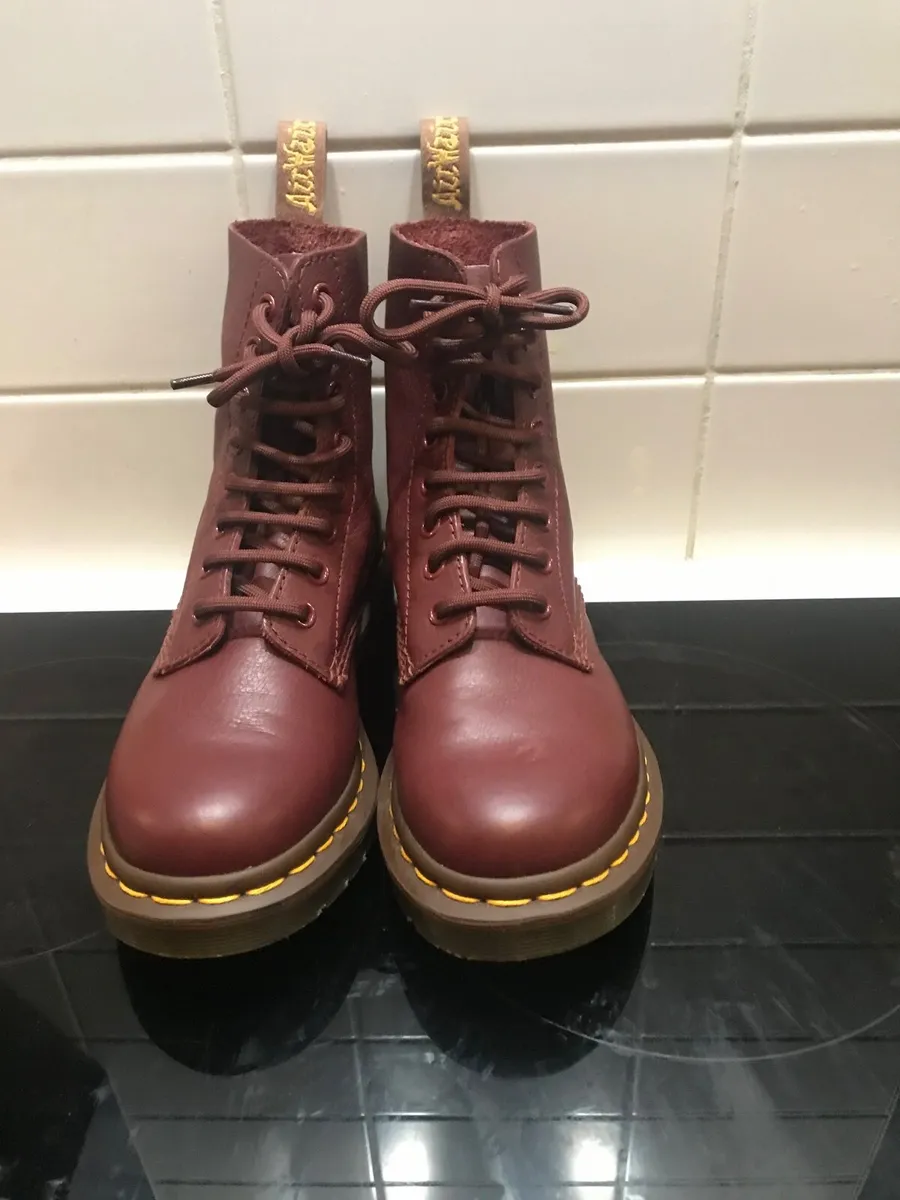 Womens boots - Image 1