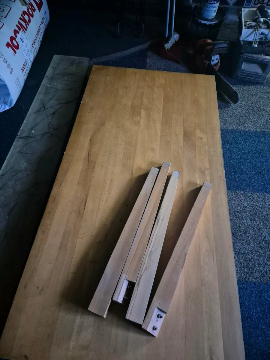 Kitchen table & chairs, large table,2 single beds - Image 3