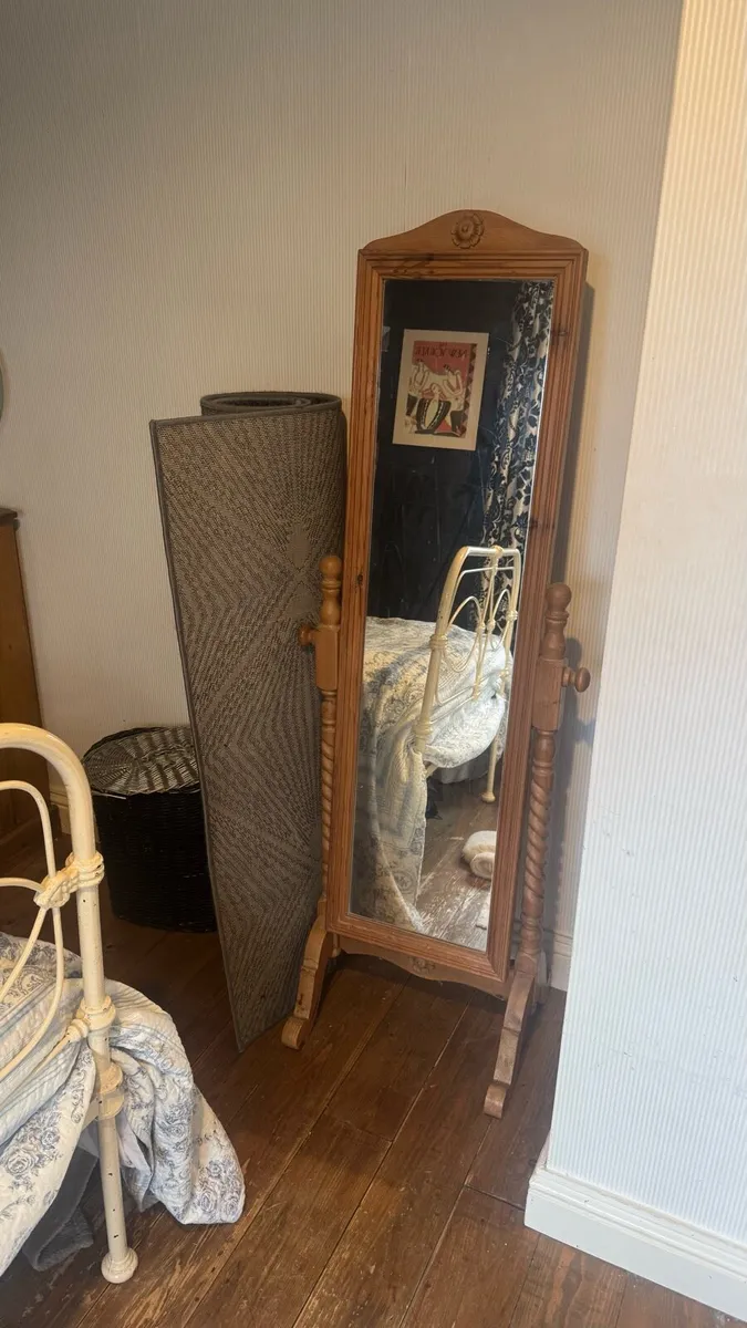 Pine bedroom furniture - Image 2