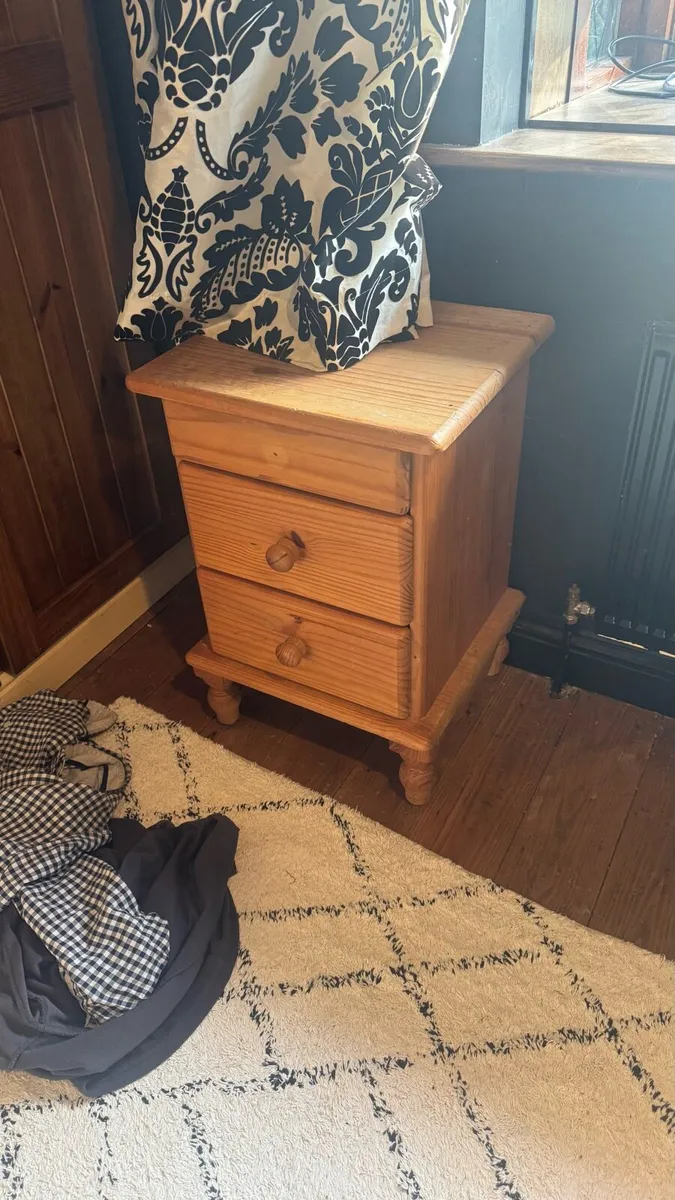 Pine bedroom furniture - Image 3