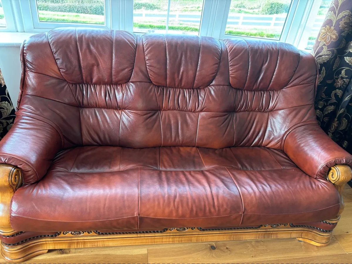 Leather Suite of furniture - Image 1