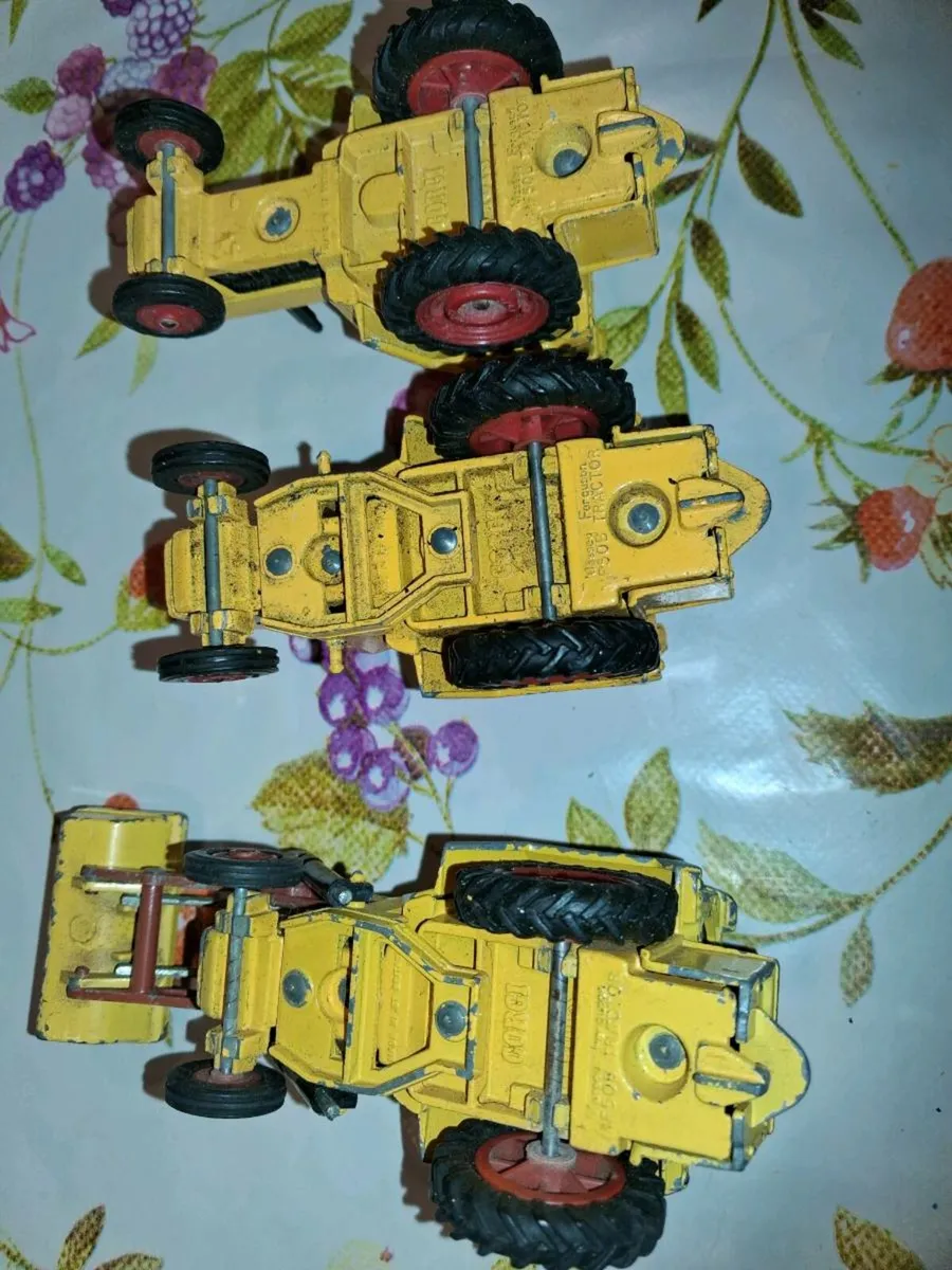 VINTAGE  CORGI MODEL TRACTORS - Image 2