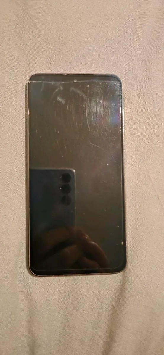 Samsung S23 - Image 2