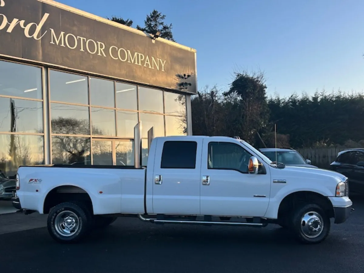 Ford F350 6.0L V8 Turbo Diesel LWB Pick-Up - Image 3