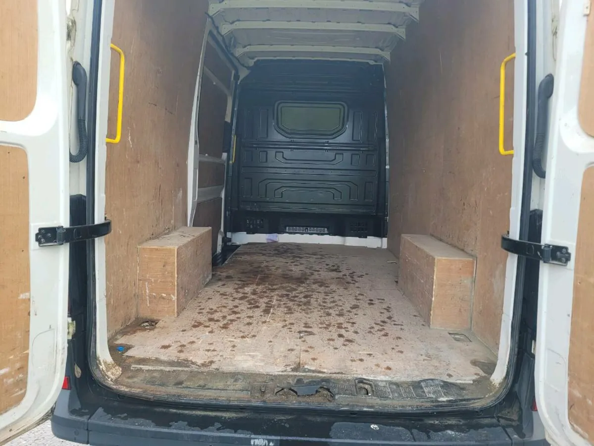 CLEAN 192 VW CRAFTER T30 MWB LOW MILEAGE. - Image 4