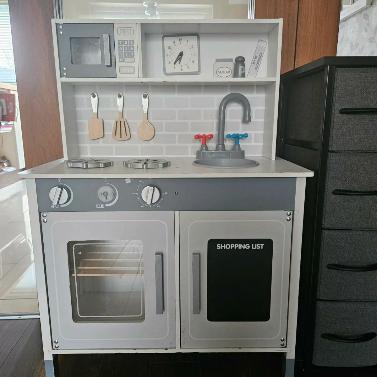 Play kitchen - Image 1