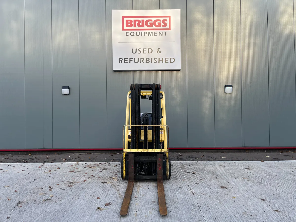 [1] 2017 Hyster S3.0FT Forklift (RES:10414) - Image 4