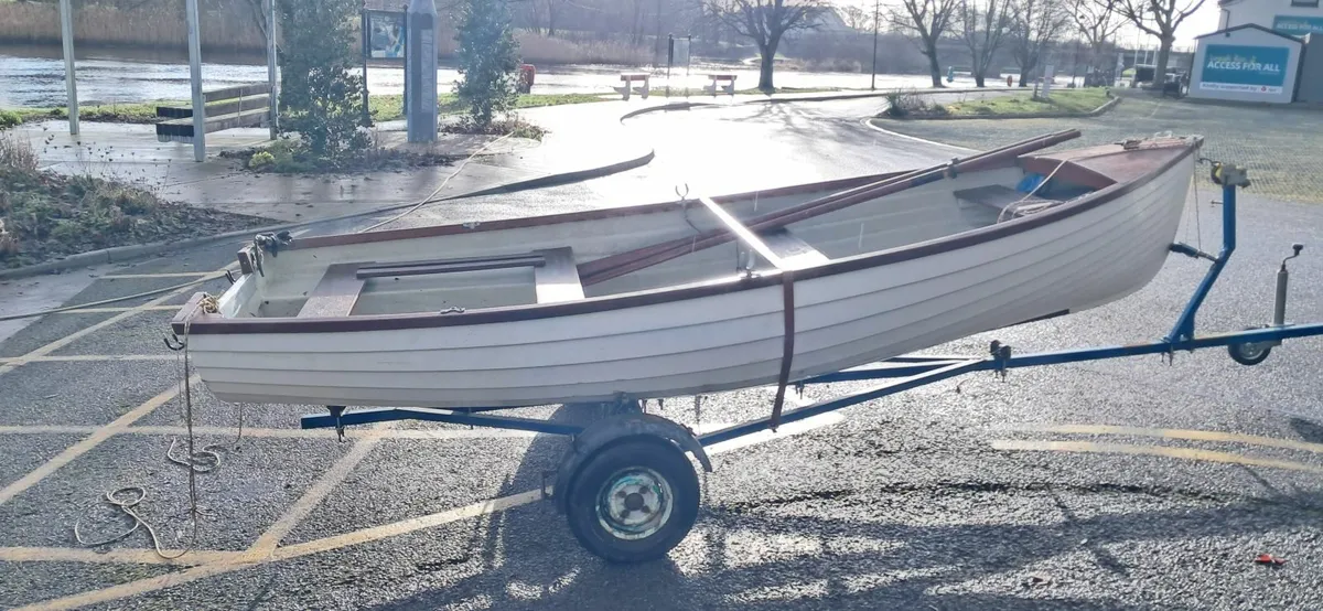 Boat Engine & Trailer - Image 1