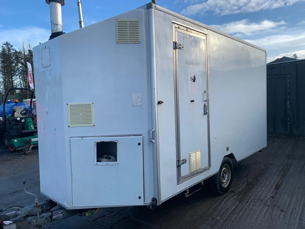 AGC Towable Shower Unit – Single Axle | Honda GX16 - Image 1