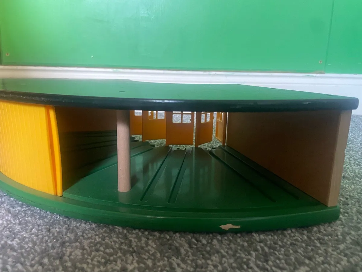 Brio wooden train station - Image 4