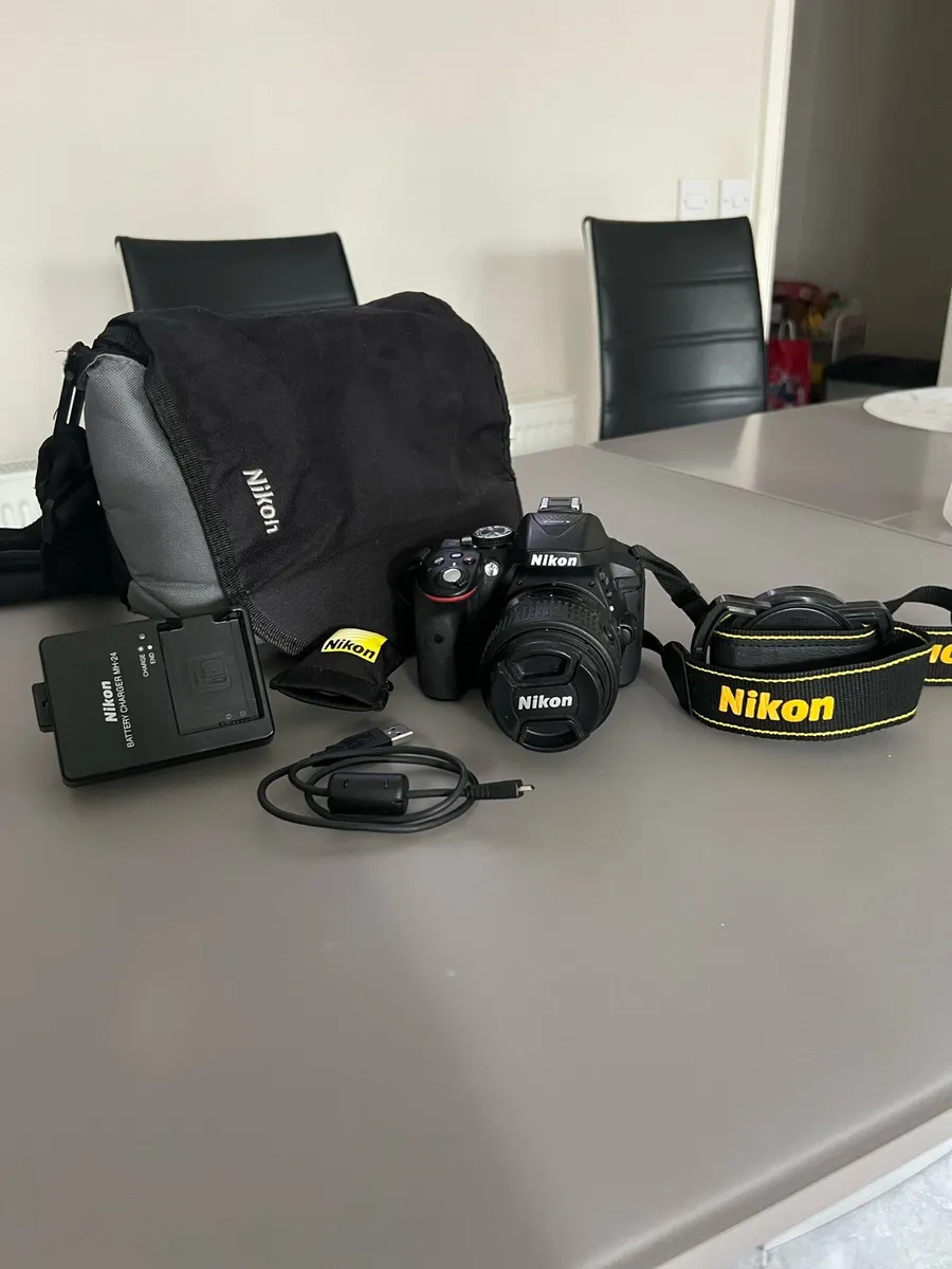 Nikon Camera - Complete Kit, Excellent Condition - Image 3