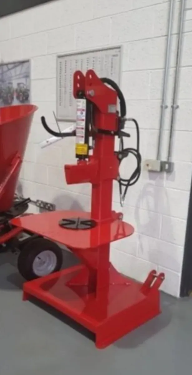 Hydraulic log splitters at Breens - Image 4