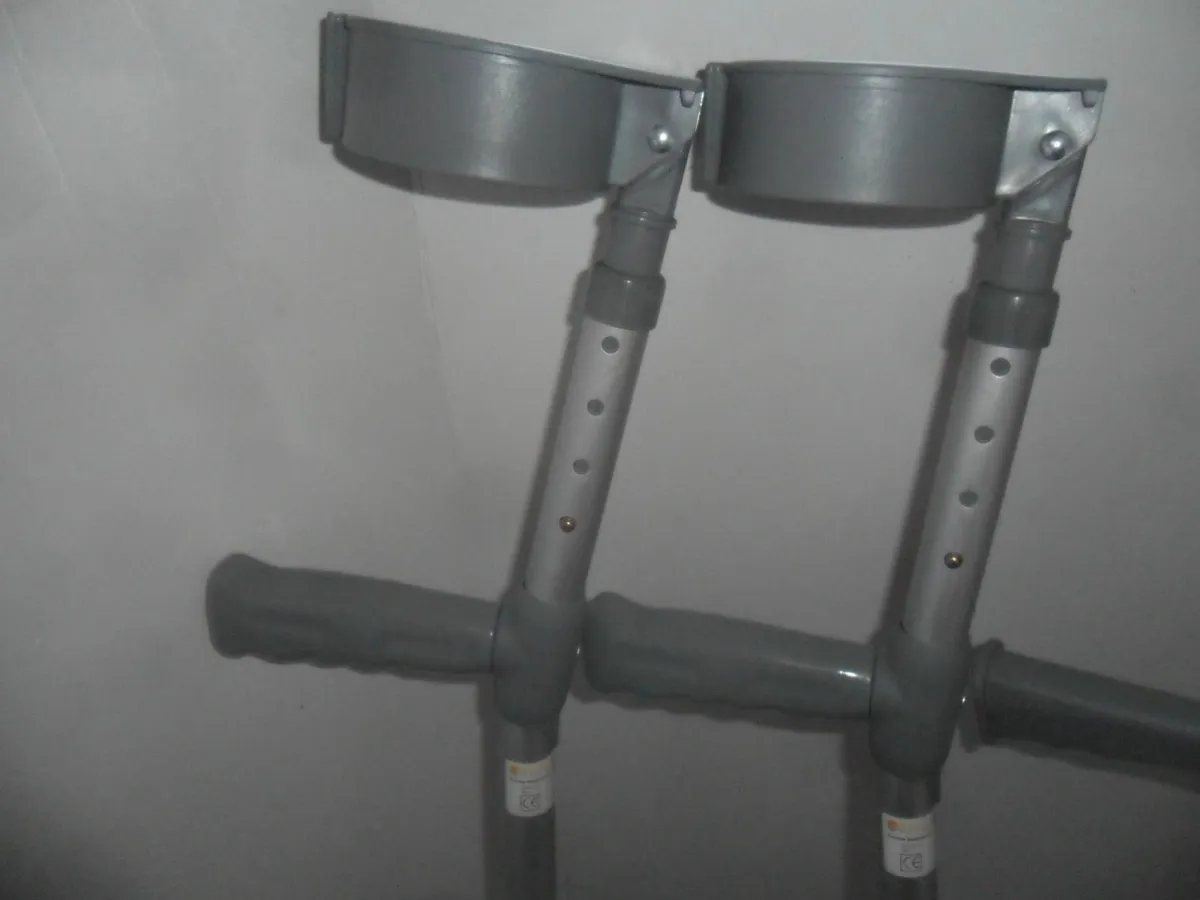 Crutches - Image 4