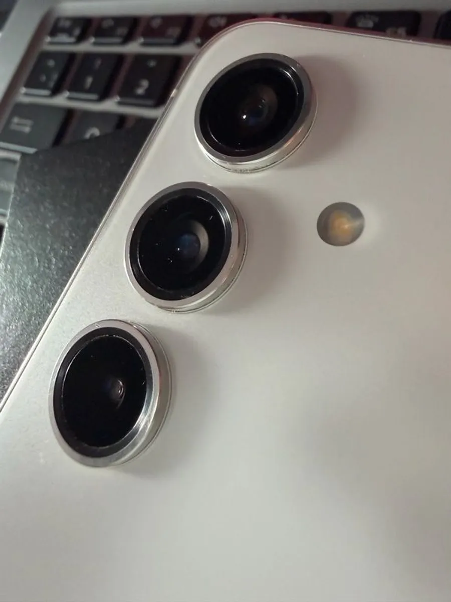 Samsung Galaxy S24 128GB Unlocked Excellent Condition - Image 4