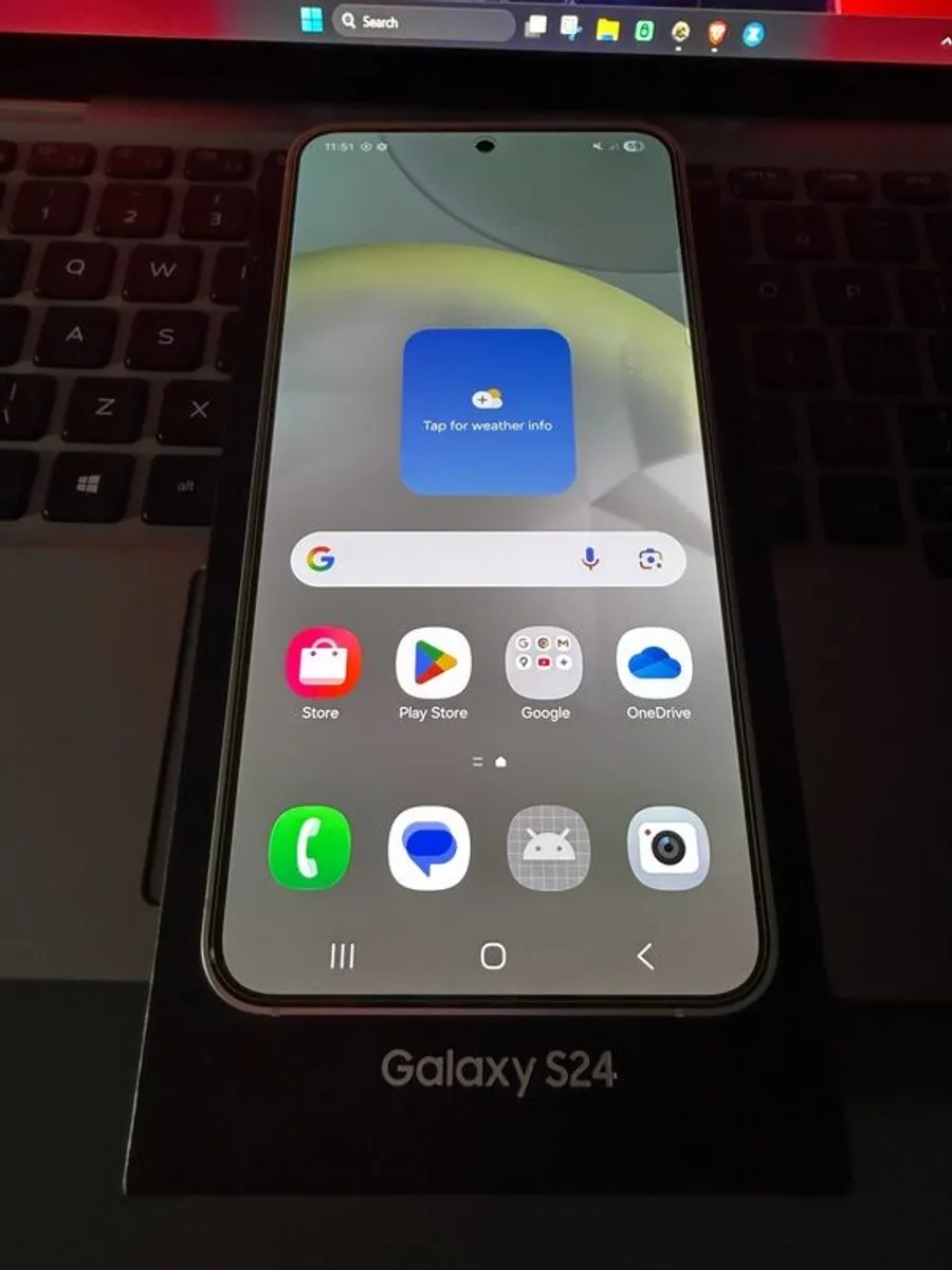 Samsung Galaxy S24 128GB Unlocked Excellent Condition - Image 1