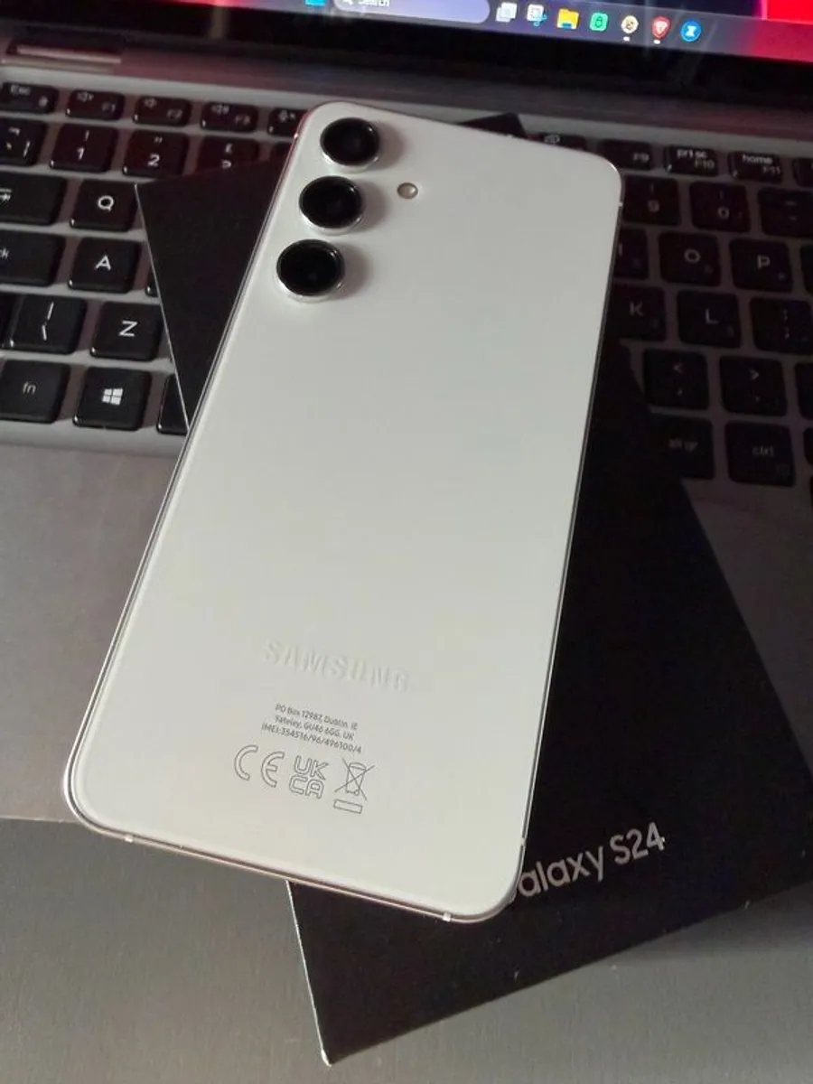 Samsung Galaxy S24 128GB Unlocked Excellent Condition - Image 3