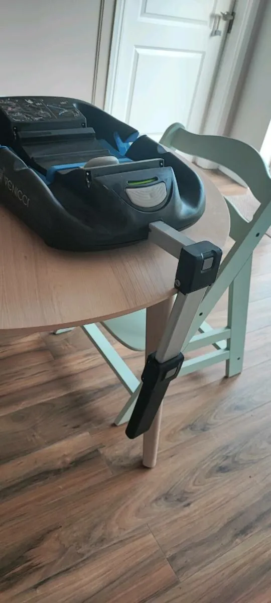 Venicci Isofix Car Seat Base Secure & Easy Install - Image 1
