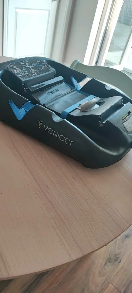 Venicci Isofix Car Seat Base Secure & Easy Install - Image 2